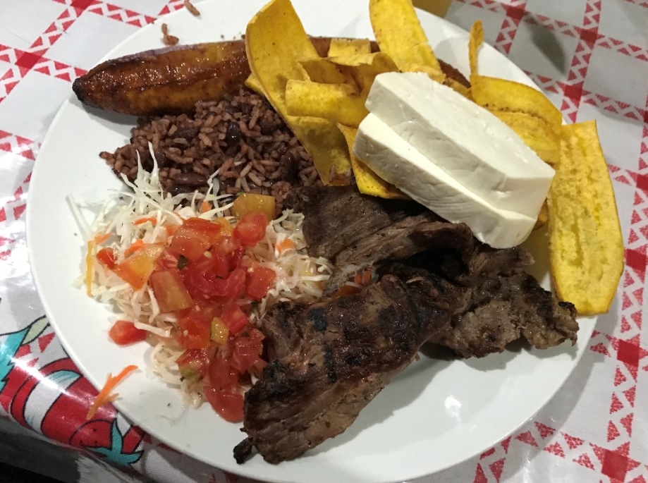 ¿Cuánto cuesta hacer carne asada en Nicaragua?