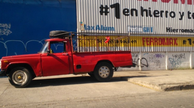 Las populares camionetas de acarreo en Managua