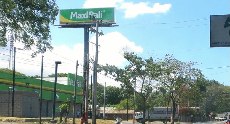 Walmart Nicaragua congela precios de 700 productos básicos en sus supermercados