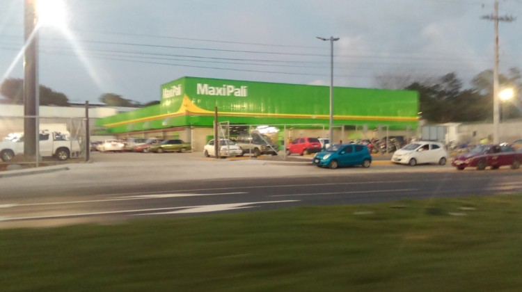 Walmart Nicaragua requiere cajero auxiliar en Managua