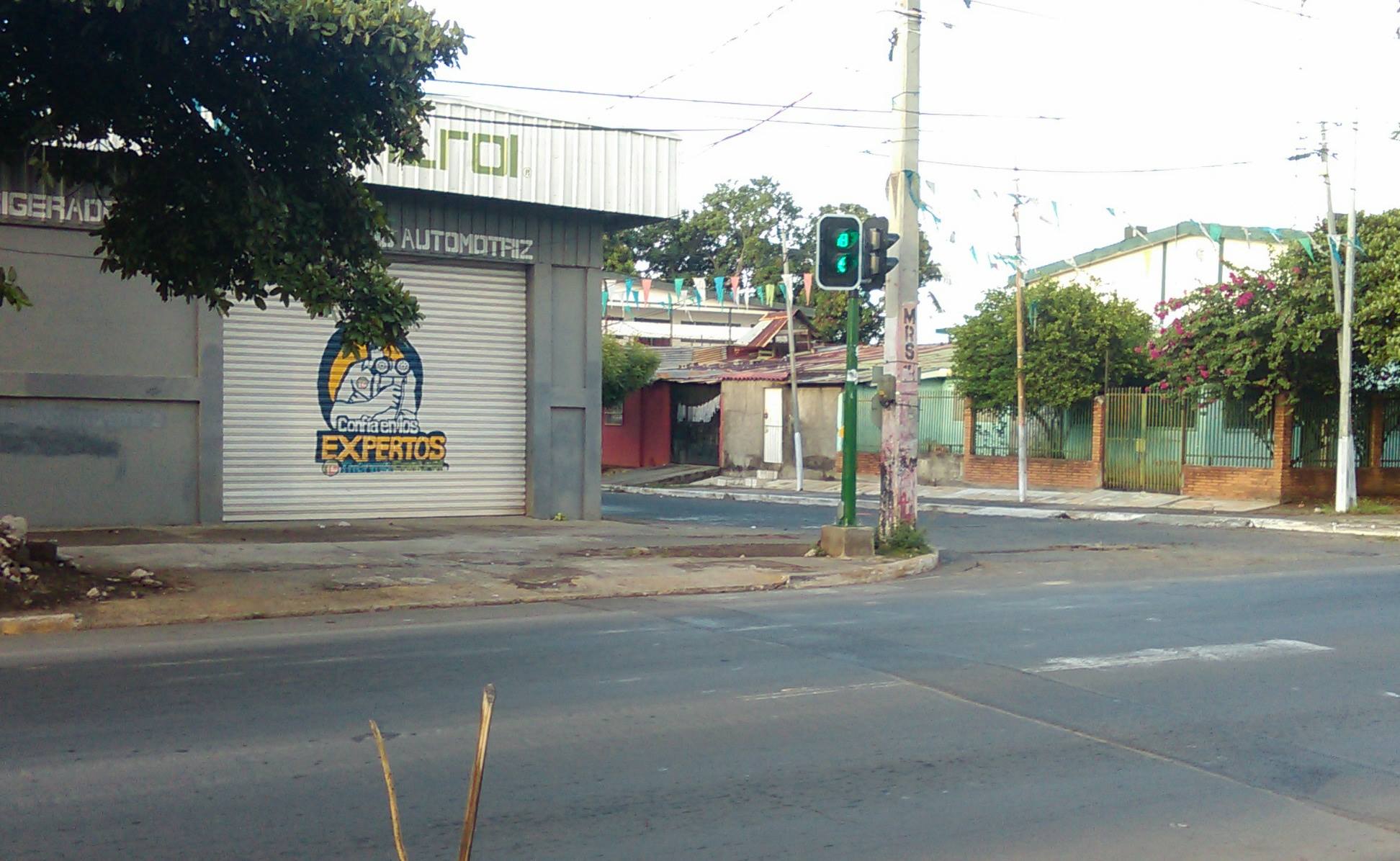 Semáforos inteligentes para ceda el paso en Managua