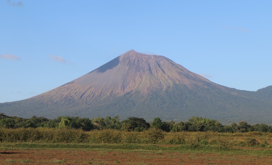 Volcán San Cristóbal lanza cenizas en Chinandega