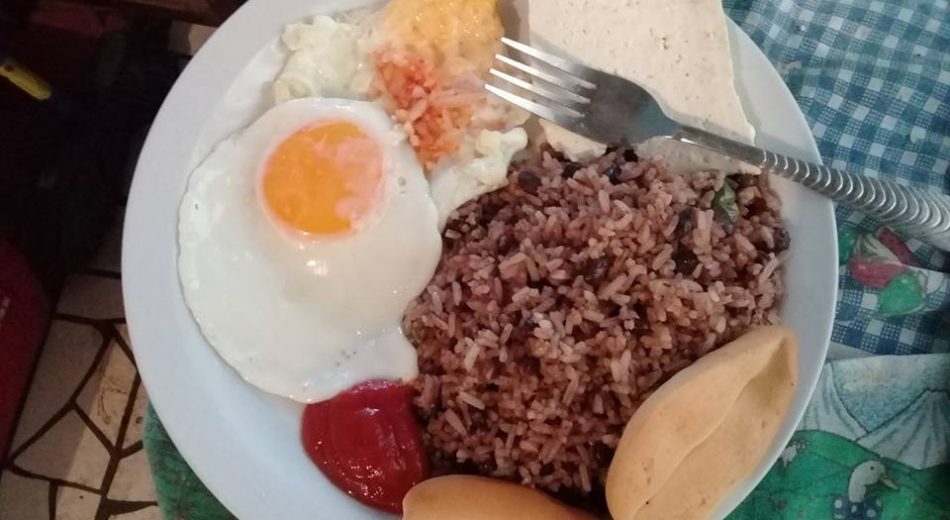 Típicos Marielos desayunos, almuerzos y sopas en carretera a Masaya