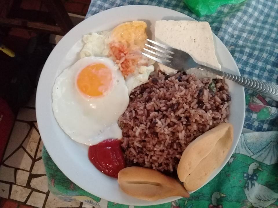 Típicos Marielos desayunos, almuerzos y sopas en carretera a Masaya
