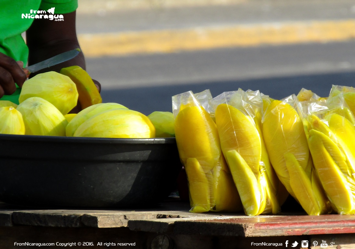 El negocio de vender mangos en Nicaragua